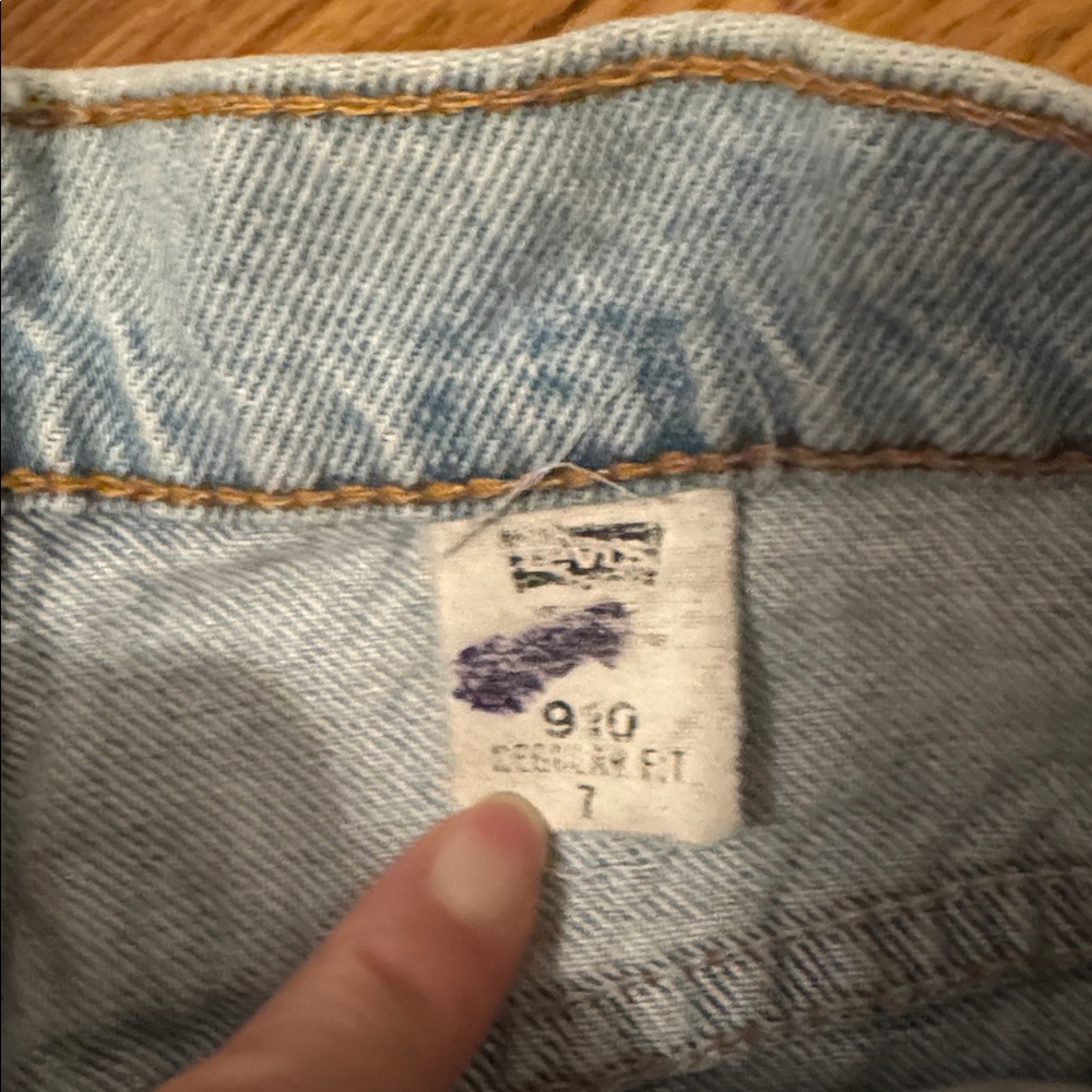 Vintage Levi’s 910 size 7 Regular Fit Jean Shorts Light Wash 37954 - Picture 3 of 6